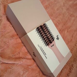 Lange Black and Pink Hair Tool for Effortless Styling